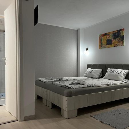 Four Rooms Curtea de Argeş Dış mekan fotoğraf
