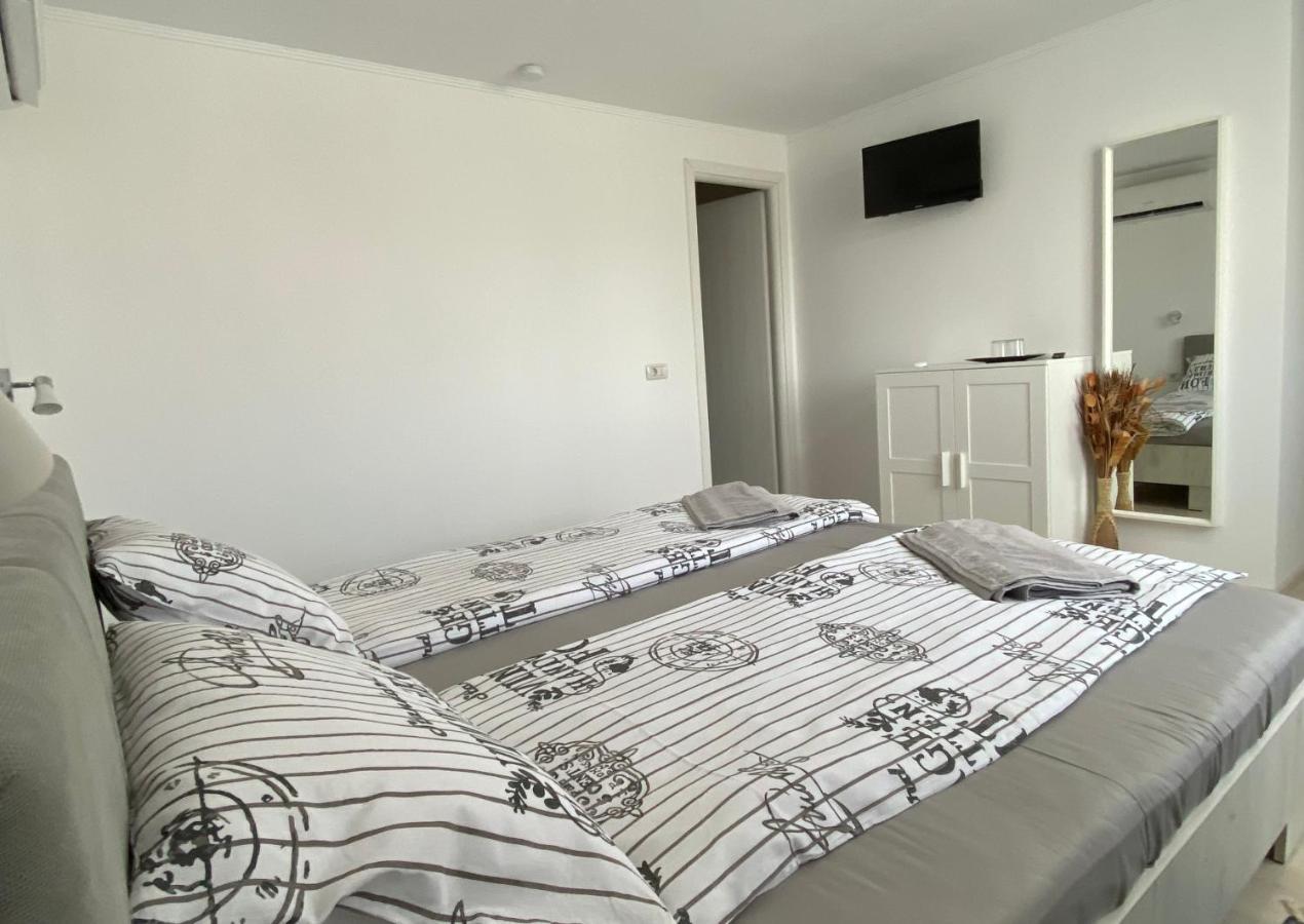 Four Rooms Curtea de Argeş Dış mekan fotoğraf